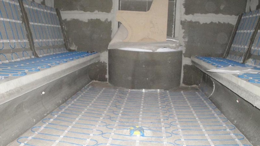 Монтаж системы теплого пола в хамаме